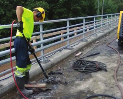 Vedeneristyksen ja mahdollisen vanhan epoksitiivistyksen purkutöiden laajuus ja menettelytavat riippuvat purettavien rakenteiden tyypistä ja kunnosta sekä toteutettavasta uudesta pintarakenteesta.