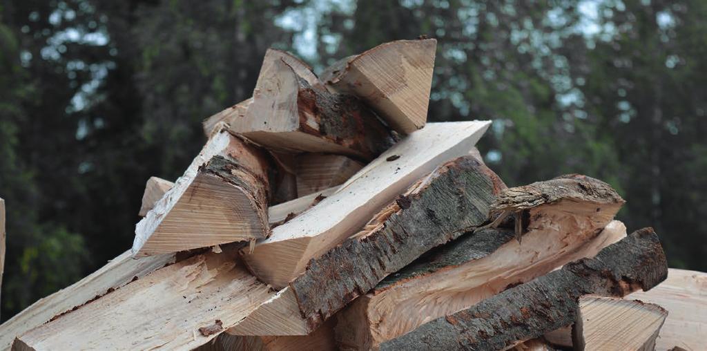 TEKNISET TIEDOT Suurin halkaisuvoima 330 500 6 t Laippa 15 Poistokuljettimen pituus Syöttökuljettimen pituus PTO, sm 2/4 os. 4 m 2.