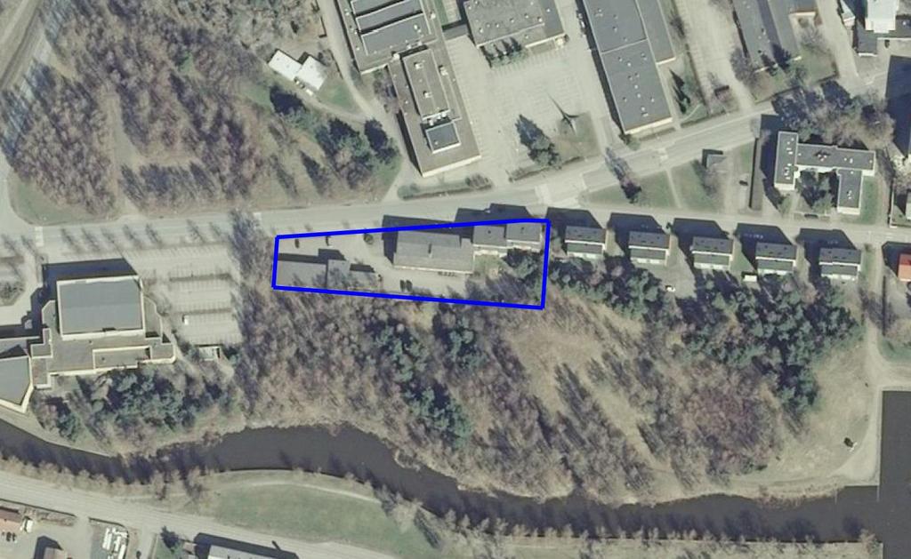 5 1. Lähtökohdat 1.1 Selvitys suunnittelualueen oloista 1.1.1 Alueen yleiskuvaus Suunnittelualue sijaitsee Satamakadulla kaupungin keskustassa Kanalin tuntumassa Satamakadun ja Kanavakadun risteyksen välittömässä läheisyydessä.
