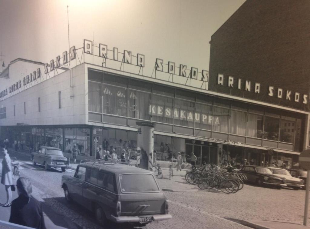 KAUPPAKESKUS VALKEA; Historia Sokos-tavaratalo loppui Oulussa 2002 paikalle rakennettiin Sokos Hotel Arina Siitä asti Sokos on hakenut uutta paikkaa Galleria kortteliin Sokosta alettiin