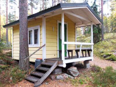 Repovesi on iso, puhdas ja kalaisa vesistö ja kalaan pääsekin osaston