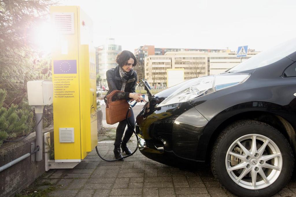 52 Yhteisin keinoin kasvatetaan sähköautojen ja vähäpäästöisten autojen osuutta Valtioneuvoston selonteossa kansallisesta energia- ja ilmastostrategiasta tavoitellaan, että sähköautojen määrä vuonna
