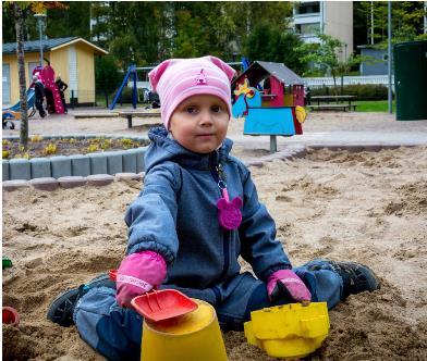 Lehden sisältö Yleisesti ottaen tyytyväisiä sisältöön, vastaukset melko/täysin samaa mieltä Vakiopalstoista kiinnostavin "Ammattina lastenhoitaja" Aihepiirinä eniten kiinnosti alan ajankohtaiset