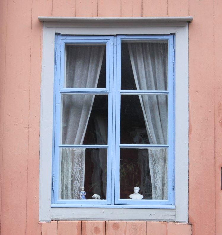 Kunnostetut iunat ja ovet ovat paitsi aunis, myös taloudellinen vaitoehto. Kunnostettuja iunoita on helppo huoltaa ja ylläpitää.