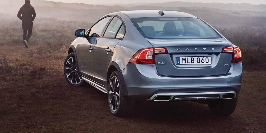 VOLVO S60 CROSS COUNTRY Vaihteisto/ Växellåda Suurinteho (kw/hv) Max effekt (kw/hk) CO2 Autoveroton hinta sis.alv 24% Pris utan bilskatt inkl.