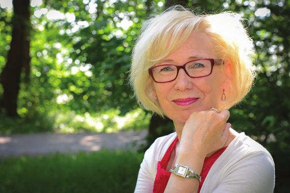 Päivä koostuu työvälineen esittelystä, sen käytön harjoittelusta sekä yksilö- ja ryhmätyöskentelystä. Pääsemme tutkimaan itseämme myös värien kautta.