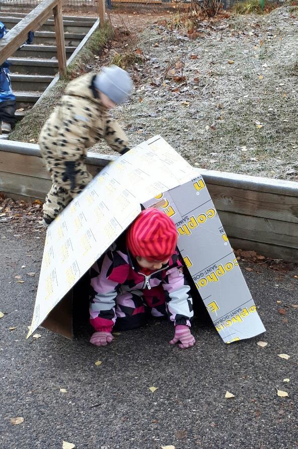Vuorohoidon lasta tukeva toimintakulttuuri Kun lapsi on paikalla vaihtelevina aikoina, se lisää päivien