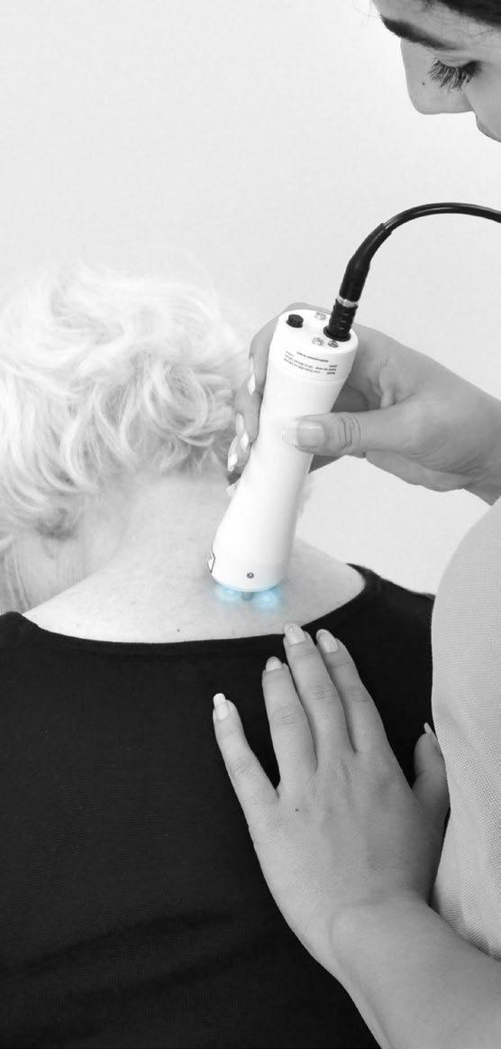 TOIMINTA JA HOITOVAIHTOEHDOT MID-LASER-laitteessa on neljä pikaohjauspainiketta, joita käytetään ohjaamaan laserenergian syöttöä hoidettavasta ongelmasta riippuen (esim.