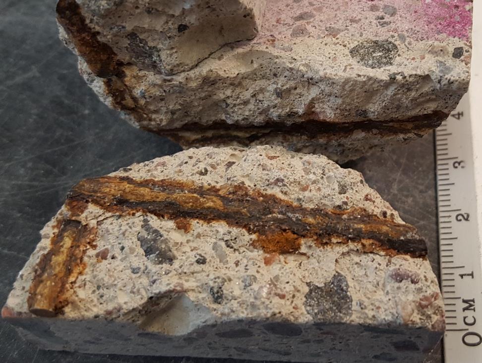 4.4 Teräskorroosio Vaurioitumattomassa ja hyväkuntoisessa betonissa teräkset ovat korroosiolta suojassa betonin alkalisuudesta johtuen.