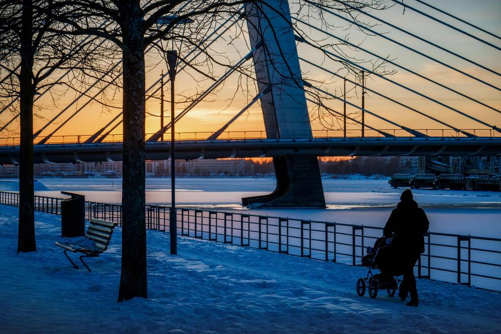 Maailman toimivin kaupunki Helsinki ottaa vastuunsa ilmastonmuutoksen torjunnassa vakavasti ja torjuu ilmastonmuutosta kunnianhimoisesti. Helsingin tulee olla Suomen paras kaupunki yrityksille.