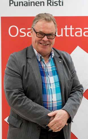 Pian minulle tuli selväksi, että haluni oli tehdä työtä pehmeimpien arvojen kanssa. Punainen Risti tuli valituksi järjestöksi ja toimintakentäksi, lähteä auttamaan apua tarvitsevia. 3.