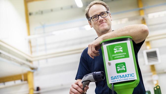 - Raaka-aine jalostuu paineliuotusprosessissa, metallit liukenevat ja ne erotellaan monivaiheisessa uuttoprosessissa. Erikseen otetaan puhdas nikkeli ja koboltti.