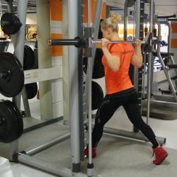 Oikeat sarjapainot ovat ne, jotka ovat isoimmat painot, joilla saat tehtyä liikkeen puhtaasti ja hyvän tuntuman treenattavaan lihakseen 5.