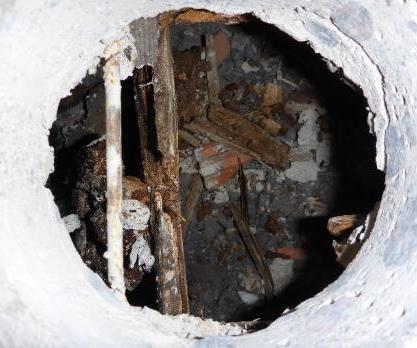 eristemateriaalin suhteen. Osassa avauksia tila on puhdasta sahanpurua, osassa on purun lisäksi käytetty olkea, koksikuonaa sekä seassa muurausjätettä.
