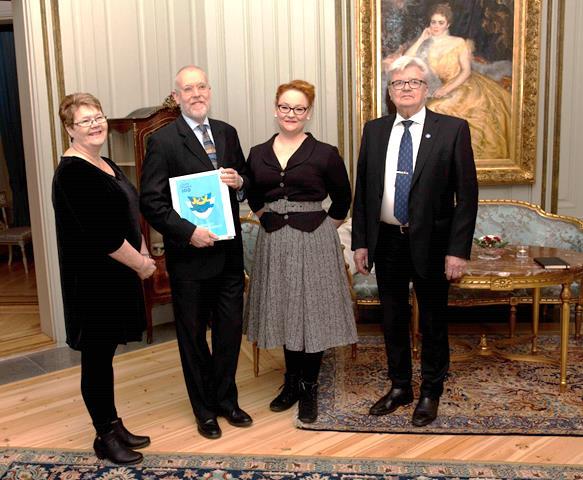 RSKL keräsi kansalaisten onnitteluadressin 100 - vuotiaalle Suomelle ja jätti kootut allekirjoitetut onnittelut Suomen suurlähettiläälle joulukuussa 2017. Allekirjoituksia oli yli 7000.