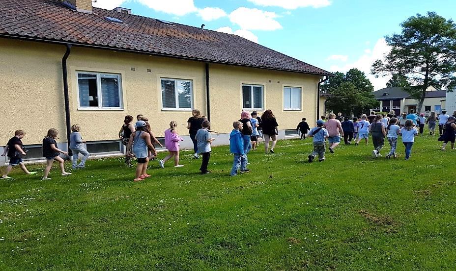 1.2.4 Lintujärven leiri Perinteinen Lintujärven leiri järjestettiin jälleen Axevallan Kansankorkeakoululla 17. 22.6.2017.