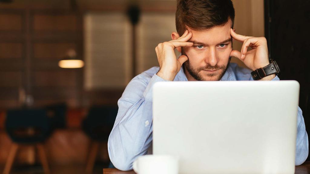 Näin Kybervakuutus toim ikäytännössä 16 Esim erkki3 Työntekijä klikkasi m ainosviestiä,joka oli tode lisuudessa phishing-viesti. Klikkaus asensitietoverkkoon nk.