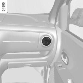 TUULETUSSUUTTIMET, raitisilmasuuttimet (2/2) 9 9 9 Käytä autossasi olevan pahan hajun estämiseen vain siihen tarkoitettuja järjestelmiä. Kysy lisätietoja merkkihuollosta.