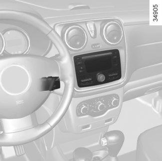 Puhelimen handsfree-toiminto Käytä mikrofonia 3 ja ohjauspyörän alla olevaa säädintä 2, jos ne ovat varusteena.