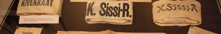 Suojeluskun en rajavar ostoilla oli liikkuvia par oita ja kenttävar oita rajanpinnassa sekä kasarmeja kauempana takalinjoilla. Kainuun Museon 1918- näy ely Ratsumestari C. W.