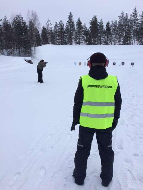 Yhdistyksen kevätkokouksessa hänelle luovute in yhdistyksen standaari. Ammunta eri muodoissa on suosituin reserviläistoiminnan muoto.