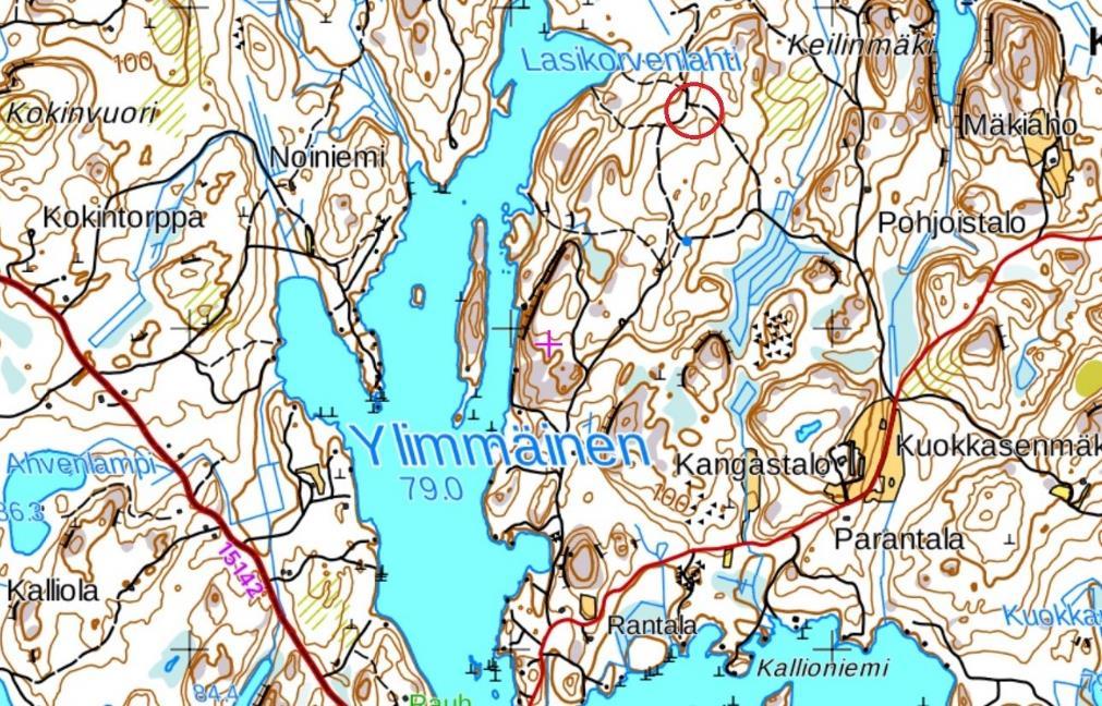 941 E Parkkitila: sulan aikaan auton saa parkkiin laavun edustalle. Talvisin tiepohja toimii kelkkareittinä.