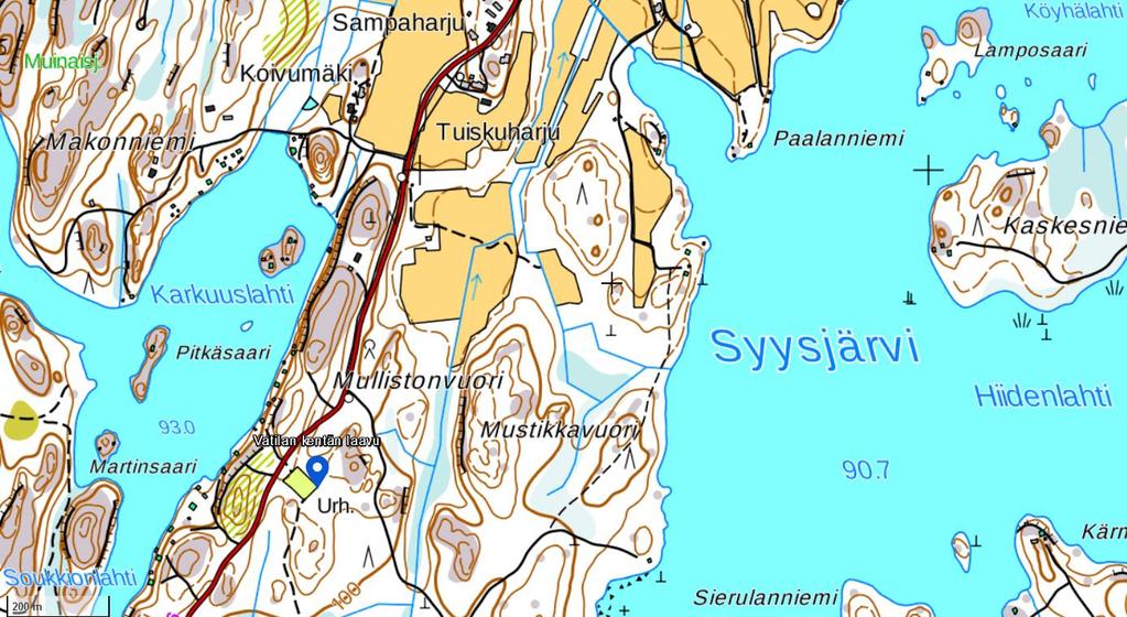 162 E Parkkitila: sulan aikaan on parkkitilaa. Polttopuut: laavussa.