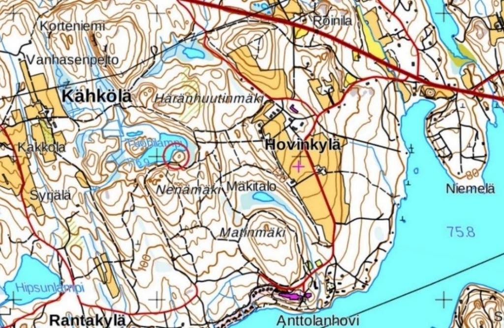 Esteettömyys: kesäaikaan polku laavulle on melko helppokulkuinen. Laavulle pääsee useampaa reittiä pitkin, kun seuraa opasteita.