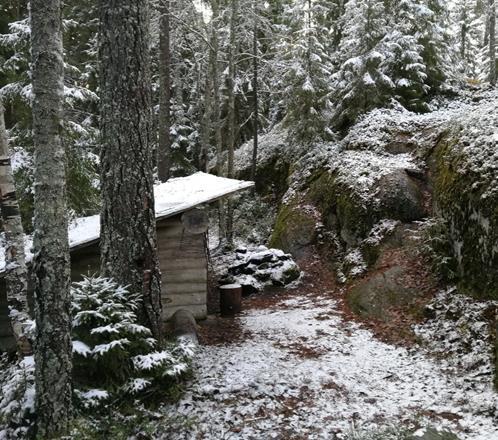 6 Porttiojan laavu Sijainti: Jokilahdentie, Norola, Mikkeli. Kävellen retkeilyreittiä pitkin 1,5km, jos lähtö tapahtuu Säynätin kodalta. Koordinaatit: 61 39.107 N, 27 23.