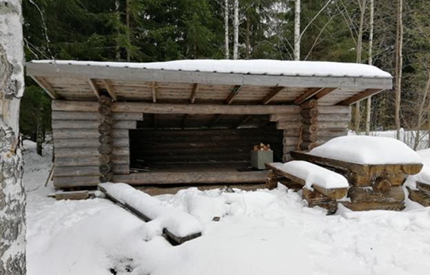 60 Valkamarannan uimarannan laavu Sijainti: Valkamaranta, Suomenniemi.