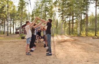 Keskiviikkoisin klo 17-19 NuPi Nuortenpiiri (15v->) Ohjaajana toimii Mikael Honkaselkä Parillisella viikolla maanantaina klo 17-19 VaNu Varhaisnuorten kerho (10-14v) Ohjaajana toimii Kerttu Snäkin