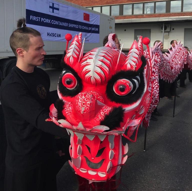 Ensimmäinen kontti on jo matkalla Ensimmäinen kontti lähetettiin 23.4.2018 Forssasta. 25 000 kg:n erä kuljetetaan meritse Tianjin Port -satamaan Kiinaan.