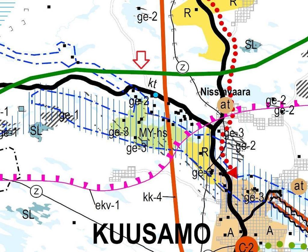 Kuva 10 Ote maakuntakaavayhdistelmästä. Muutosalue punaisen nuolen kohdalla Kuusamon oikeusvaikutteinen yleiskaava on hyväksytty kaupunginvaltuustossa 6.11.