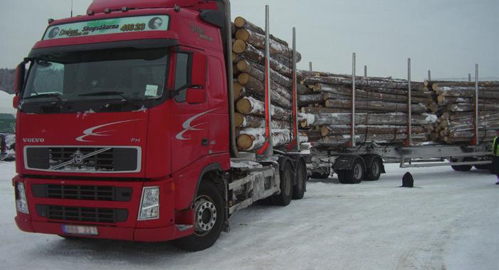 KUORMA- JA LINJA-AUTON RENKAAT Tuuma Koko LI SS Pintamalli Käyttöympäristö Fuel Wet Noise Wave 100-Profiili 15 825R15 142 G Y785R Perävaunu D C 73 2 394,22 488,83 80-Profiili 275/80R22,5 149 M RY103