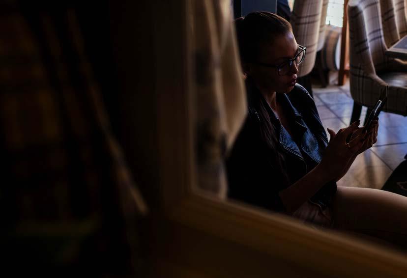 Digitaalisille laitteille on tarjottava vaihtoehtoja Huolen aiheenani on kaikenikäisten lasten ja nuorten opiskelu nyky-suomessa, kun teknologia valtaa koulut, oppilaille jaetaan tabletit ja kirjat
