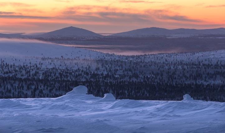 - 2 - Talvi alkakoon! Rastimaja on jo mahdollisesti ollut ensimmäisiä kertoja auki tätä lukiessasi. Päivystämme majalla vanhaan tapaan viikonloppuisin heti kun latu on hiihdettävässä kunnossa.