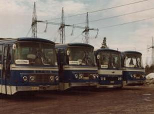 Kuva 7. Polarbussin ensimmäisiä autoja /2/ 60-luvun lopulla talous kasvoi ja firma laajeni, henkilökuntaa oli n. 50 ja busseja yli 60 kappaletta.