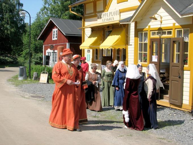 käsityöläiskylä ja yrittäjätalo historiallinen