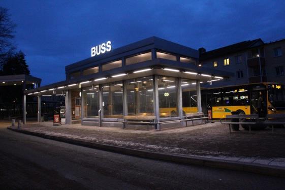 2.5 Toteuta laadukkaat ja säältä suojatut bussipysäkit hyvälle paikalle Toimiva asemanseutu Säältä suojatut pysäkit Toimivaan asemanseutuun kuuluvat olennaisesti säältä suojatut bussipysäkit