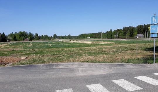 Kuva 7 Edessä olevan Koulukujan ja taustalla kulkevan Kortesmäentien
