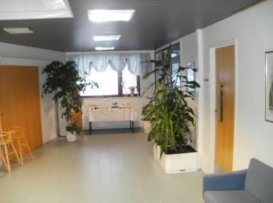 2 Kulkuväylät ja tilat Seurakuntatalon tilat ovat kahdessa kerroksessa.