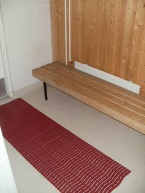 2640 mm, tiloissa ei ole tarpeeksi tilaa siirtymiseen ja pukeutumiseen