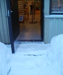 hätäpoistumistien ulkoportaat. KUVA 3.