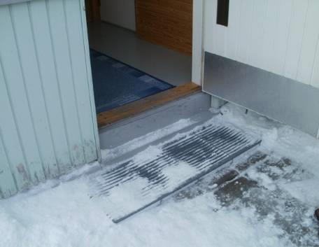 suuremmaksi avaamalla lisäoven. KUVA 6.