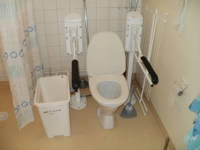75 KUVA 12. Alatalon kaksion inva-wc 10.3.