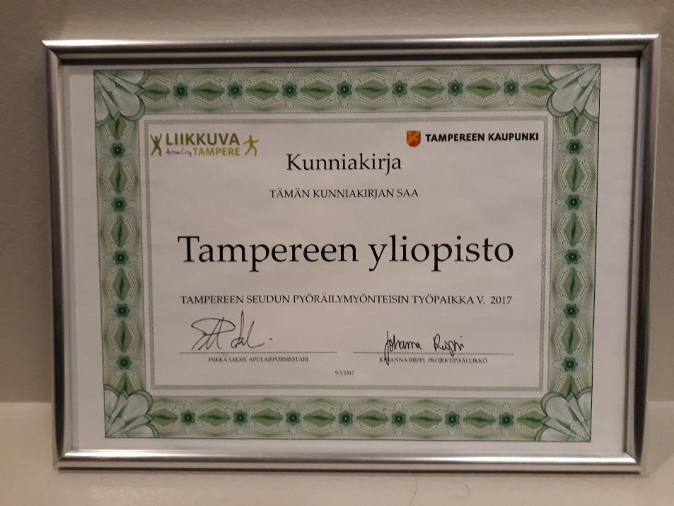 Kunniamaininta pyöräilymyönteisyydestä Tampereen kaupunki myönsi yliopistolle kunniamaininnan