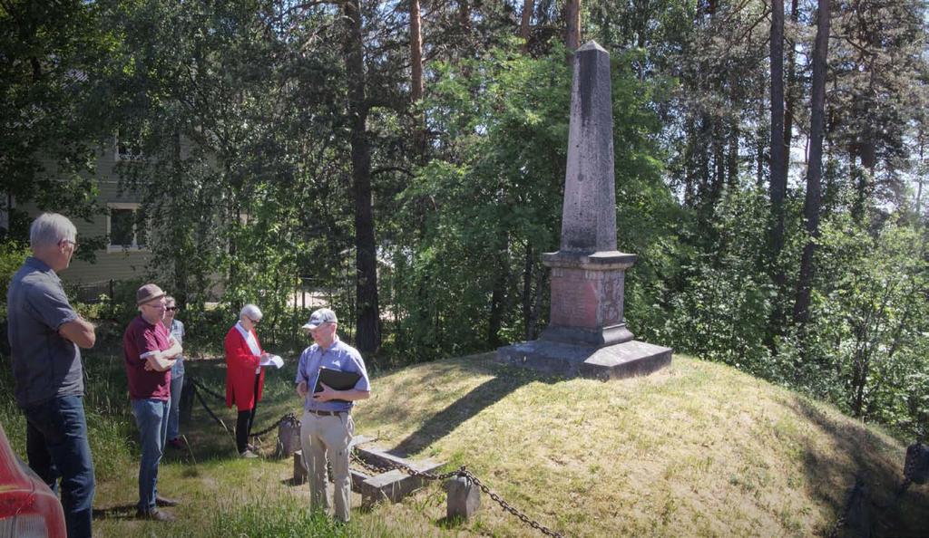 Kaksi kuningastakin on yöpynyt siellä matkatessaan Suomessa. Vuoden 1918 sota Suomessa oli pieni osa suurvaltojen maailmansotaa.