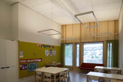ohjekorttiehdotus 4 Lapset liikkuvat usein juosten, kiipeävät, tekevät asioita lattialla ja rakentelevat majoja. Lapsi kaipaa myös jännittäväksi koettavien paikkojen tuomia elämyksiä.