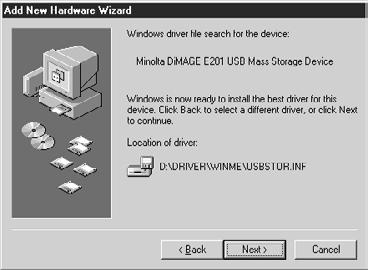 LIITTÄMINEN TIETOKONEESEEN LIITTÄMINEN WINDOWS ME:hen Kun kamera liitetään tietokoneeseen, käyttöjärjestelmä havaitsee