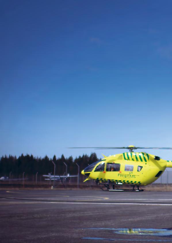 POTILASKULJETUKSET LISÄÄNTYVÄT ENSIHOITO PARANEE FinnHEMSin helikoptereilla kuljetettiin ennätysmäärä potilaita vuonna 2017.